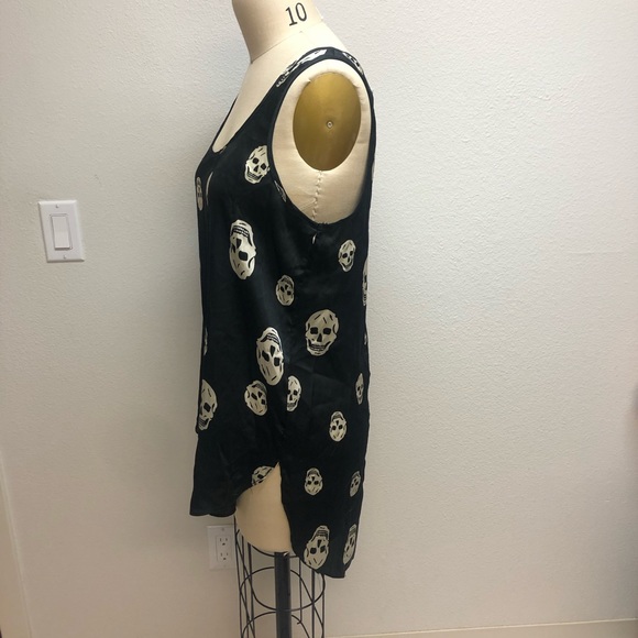 Black satin-y skull print tunic tank top size L - Picture 2 of 3